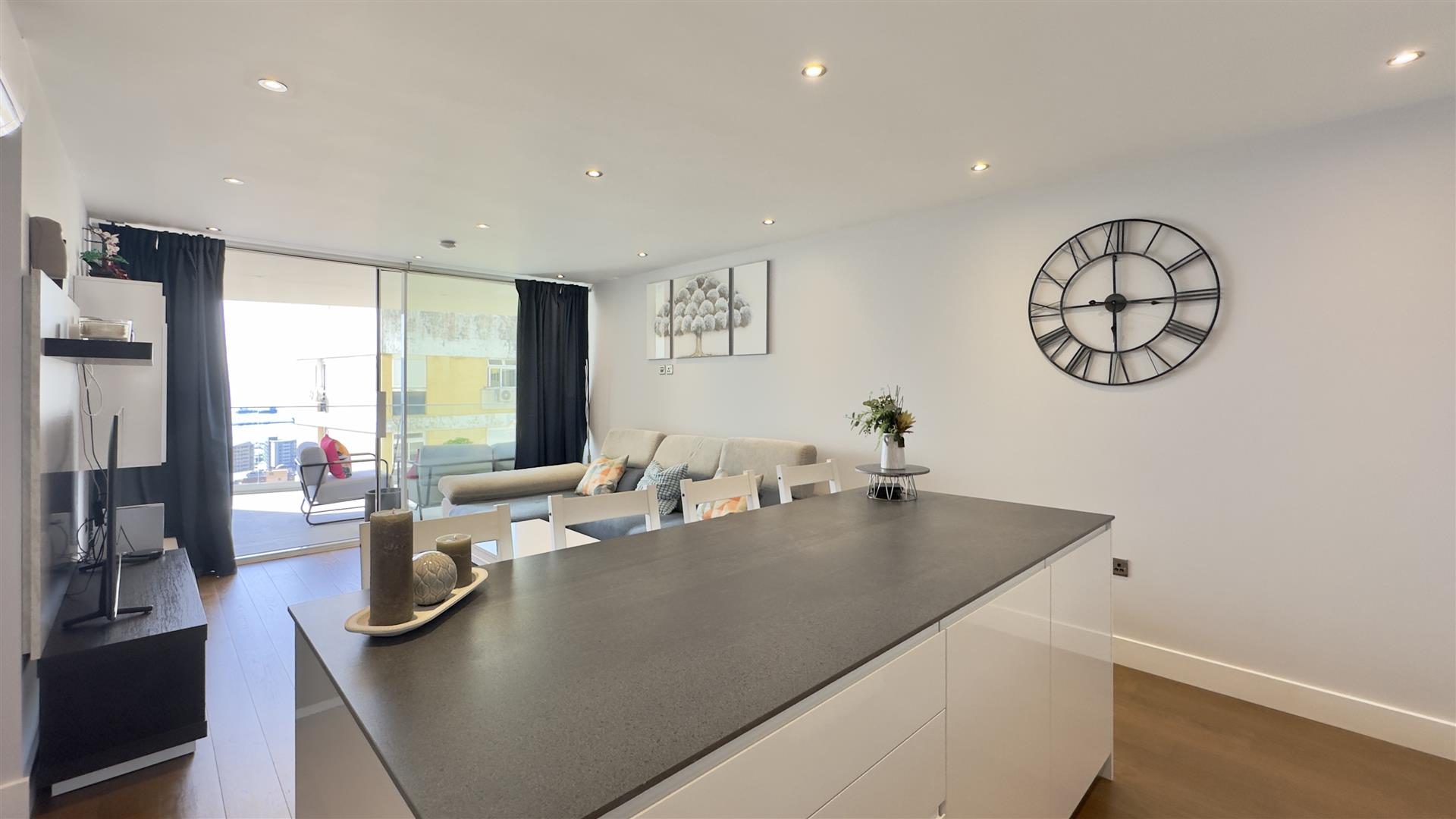 Image of Apartment - 3 Bedrooms - 2 Bathrooms for Sale in Arengos Gardens-Gibraltar, Image 2